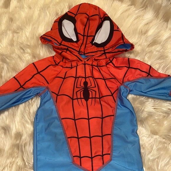 Disney Spider Man 4T Rash Gard and swim shorts and waterproof shoes - Picture 4 of 6
